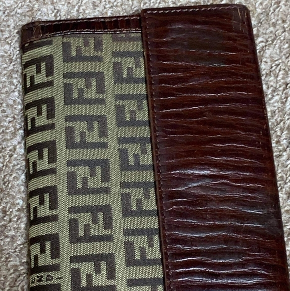 ❤FENDI Handbag with Matching Wallet❤ - Picture 8 of 15